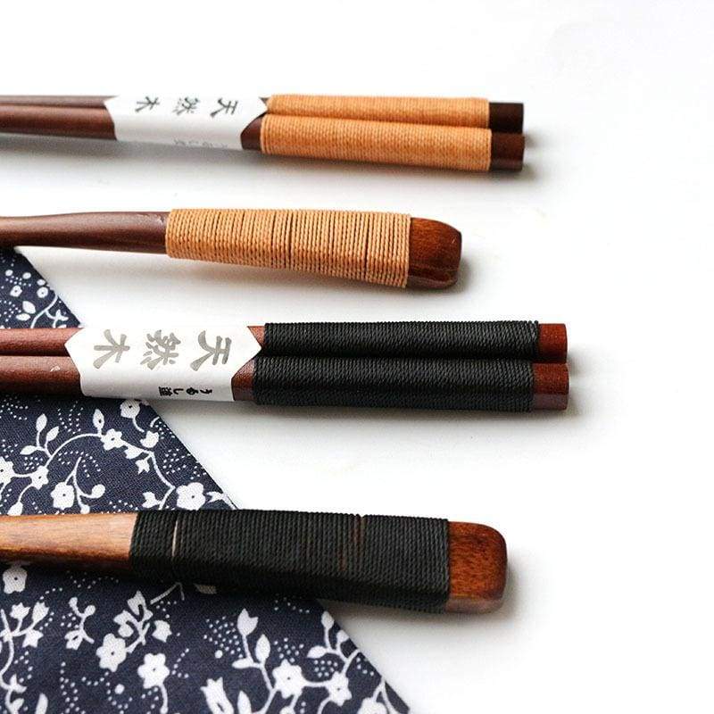 Baguettes et Cuillère Japonaises en Bois avec Pochette - Fil Noir