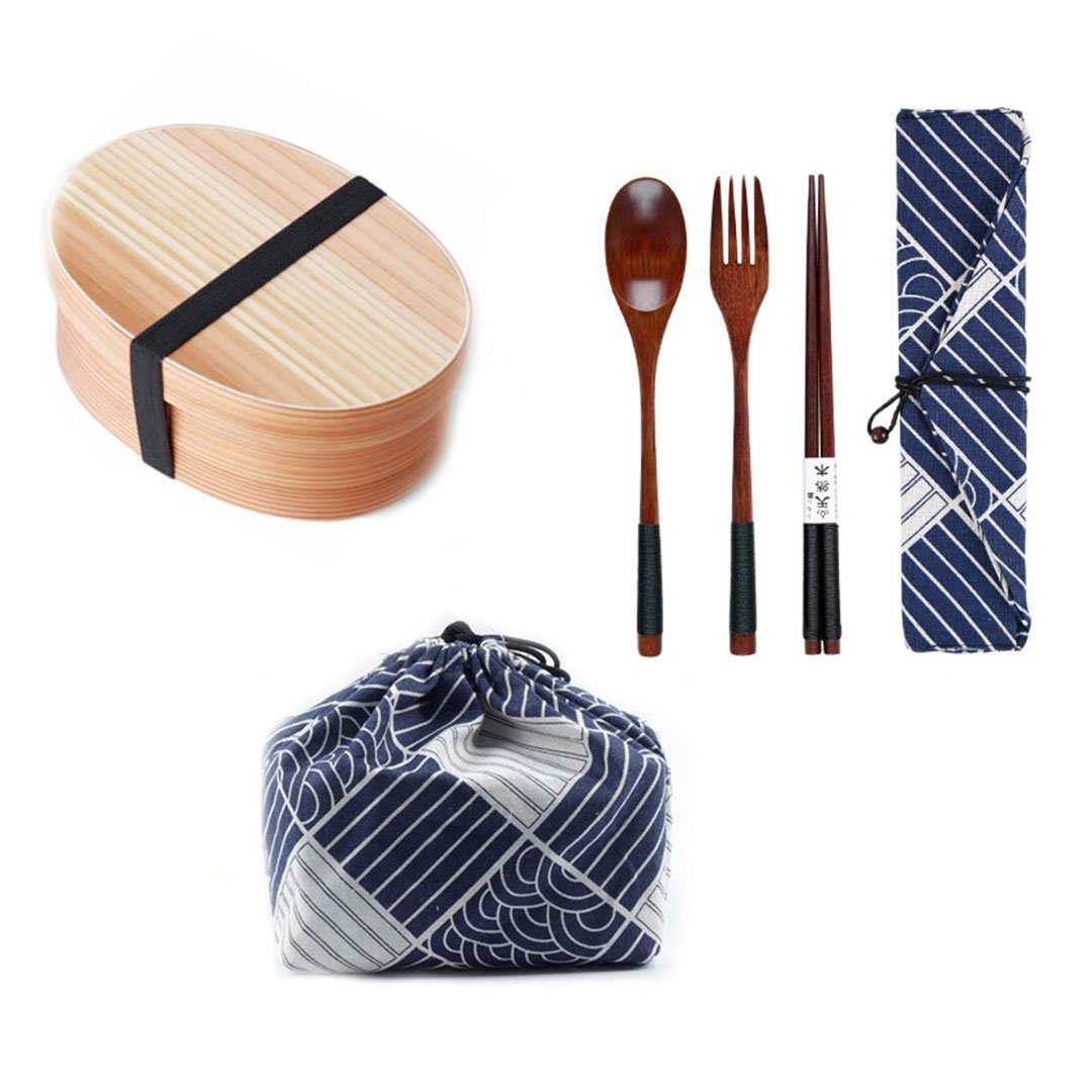 boite-bento-en-bois-japonaise-avec-couverts