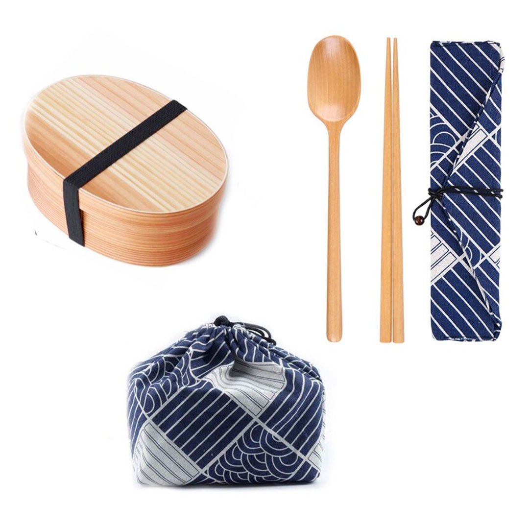 boite-bento-en-bois-japonaise-avec-baguettes